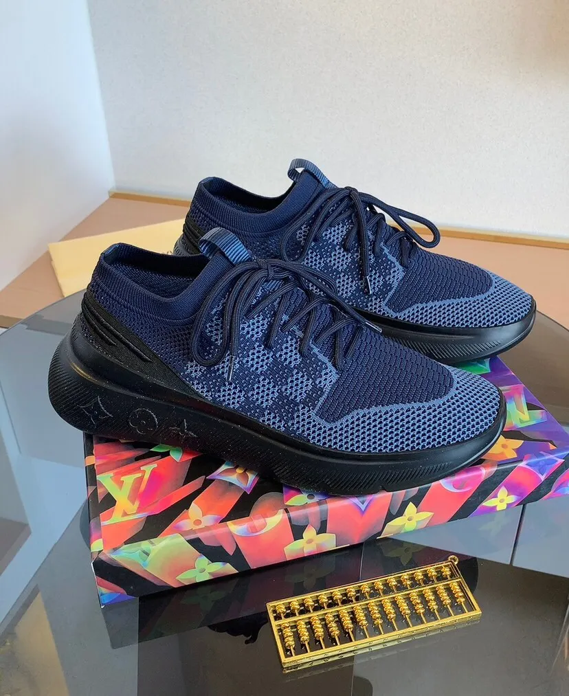 Factory price 460. LV* Louis Vuitton ~ Brand new low-top men's socks shoes 👟, made of special elastic knitted fabric consistent with the high-end original version, thickened and thickened to ensure practicality and wrinkle resistance in many seasons, and they will never deform or become loose after repeated stretching! It feels light and comfortable on your feet! Size: 38-45 (45 is custom-made and cannot be returned or exchanged)